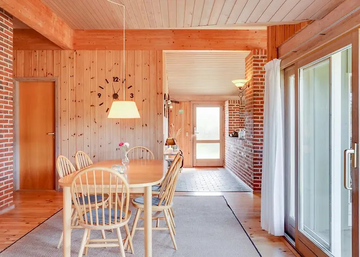 Semesterbostad Neja - 400m From The Sea By Interhome